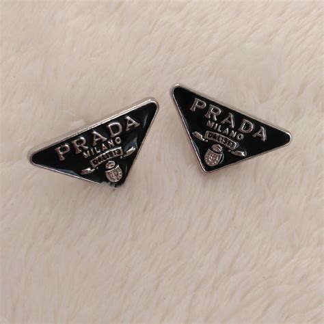 prada ピアス|Prada.